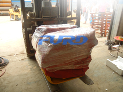 福瑞得機(jī)械座駕壓路機(jī)，平板夯成功裝車及時(shí)發(fā)貨