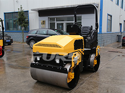 鋼輪款座駕壓路機(jī)做好保養(yǎng)不容忽視！