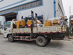 福瑞得機械雙輪壓路機、灌縫機發(fā)往江蘇